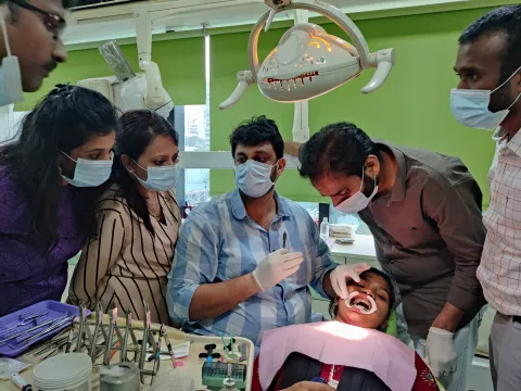 Dr Hitesh Nagrath teaching general dentists (4)