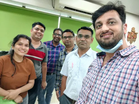 Dr Hitesh Nagrath teaching general dentists (8)